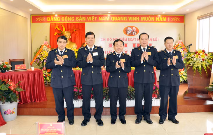 BCH Chi bộ Đội Kiểm soát Hải quan số 1, nhiệm kỳ 2020-2025 ra mắt Đại hội.