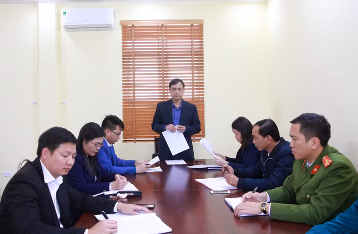 ơ quan Tổ chức - Nội vụ huyện Vân Đồn rà soát công tác chuẩn bị cán bộ cho đại hội điểm tại xã Hạ Long (Vân Đồn).