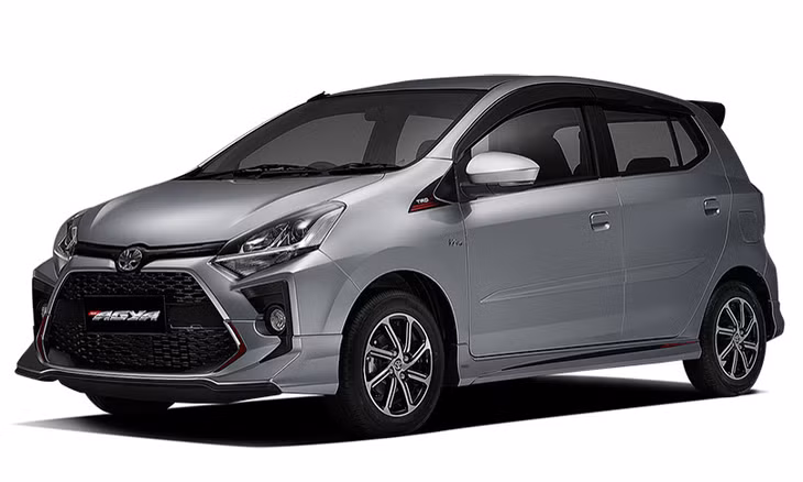 Wigo, hay Agya, với ngoại thất thay đổi nhẹ ở đầu xe, đáng chú ý là đèn sương mù góc cạnh hơn. Ảnh: Toyota
