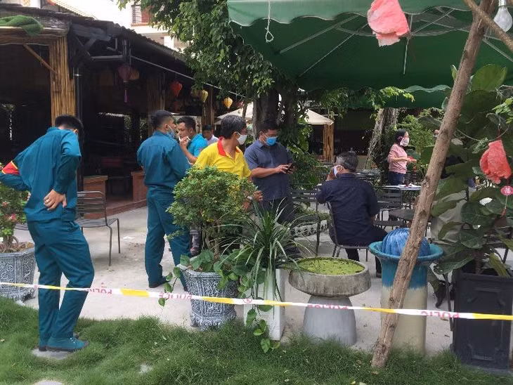 Cơ quan công an đang khám nghiệm hiện trường