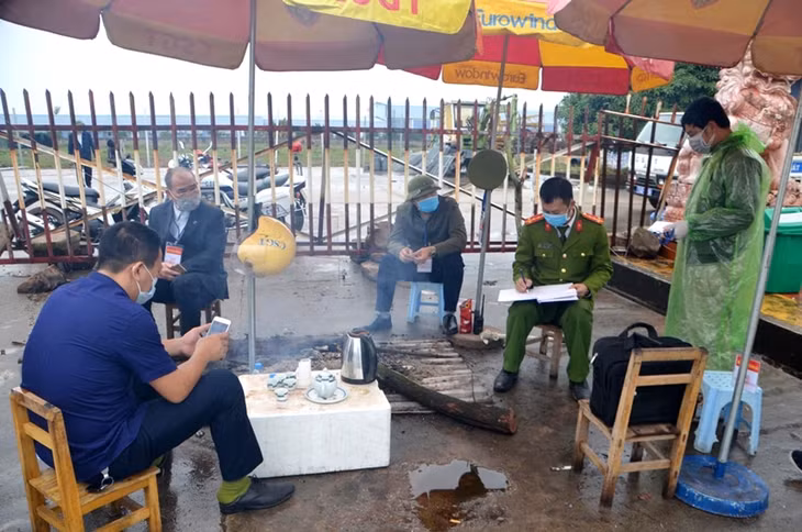 Các lực lượng chức năng TP Móng Cái chưa một ngày ngơi nghỉ từ khi có dịch Covid-19.