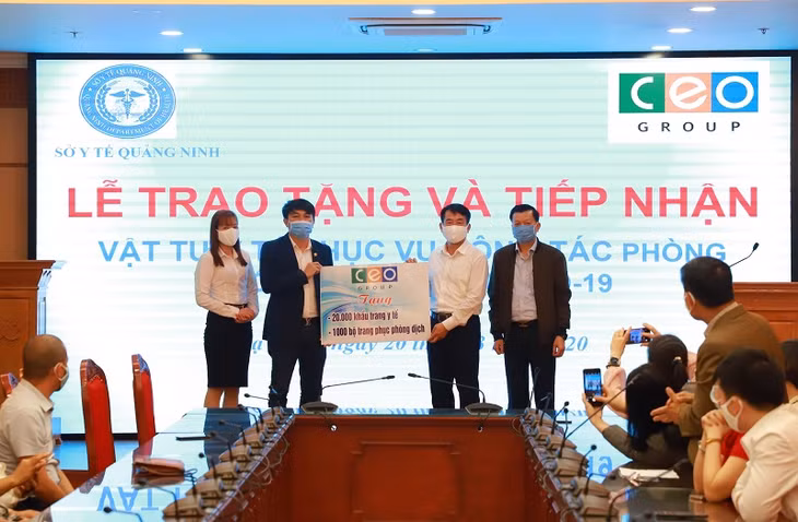 Tập đoàn CEO đã trao tặng 20.000 khẩu trang y tếcho Sở Y tế Quảng Ninh.