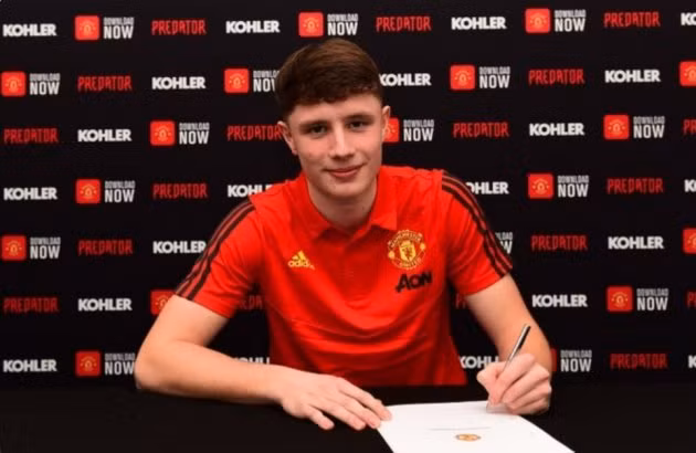  Fish tiếp tục gắn bó với Man United.