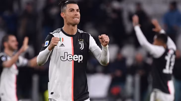 Ronaldo cùng đồng đội chấp nhận giảm lương.