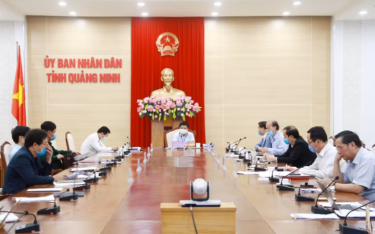 Đồng chí Nguyễn Văn Thắng, Bí thư Ban Cán sự Đảng, Chủ tịch UBND tỉnh, chủ trì cuộc họp.