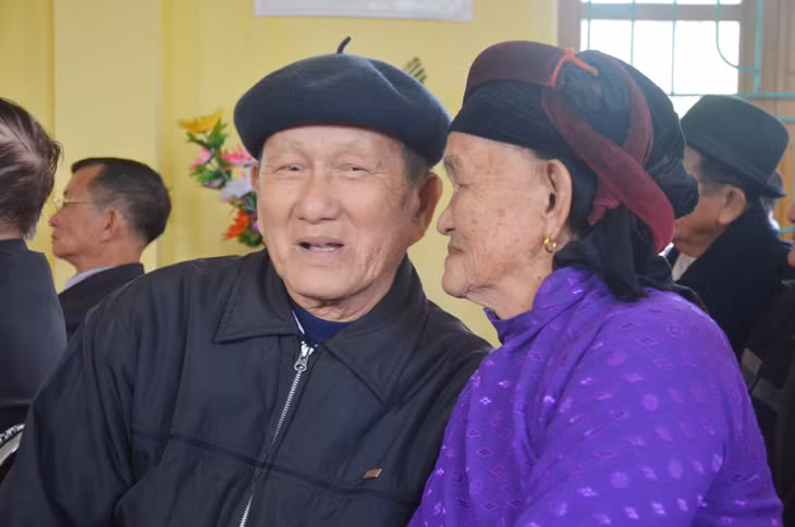 Ông Phạm Văn Pẩu và vợ.