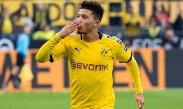  Jadon Sancho đang được rất nhiều đội bóng lớn hàng đầu châu Âu dành sự quan tâm.