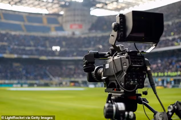 92 trận đấu còn lại của Premier League 2019/2020 sẽ được trực tiếp trên sóng truyền hình. (Ảnh: Getty).