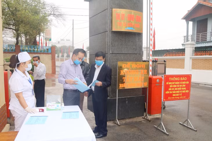 Thị xã Đông Triều thực hiện nghiêm túc Chỉ thị số 32-CT/TU của Tỉnh ủy. Ảnh: Mạnh Trường