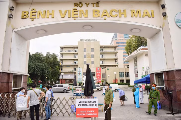 Những ai từng đến Bệnh viện Bạch Mai. Ảnh: Baogiaothong
