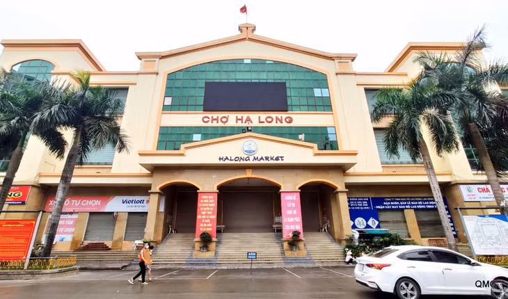 Chợ Hạ Long I - chợ trung tâm có quy mô lớn nhất thành phố thực hiện đóng cửa toàn bộ các gian hàng không phải nhu yếu phẩm 