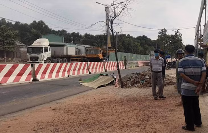 Hiện trường vụ tai nạn khiến anh Ngà tử vong tại chỗ - Ảnh: Hương Chi