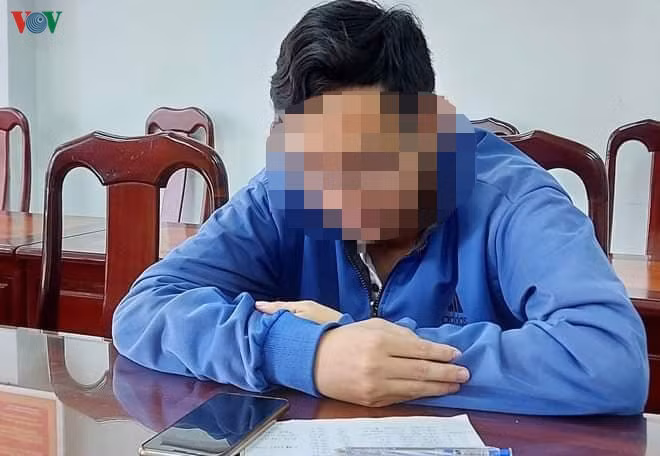  Đối tượng bị xử phạt vì làm giả công văn cho học sinh nghỉ học trên địa bàn Cần Thơ.