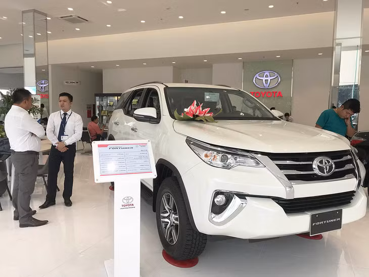 Fortuner tại một đại lý Toyota ở quận Bình Thạnh, TP HCM.