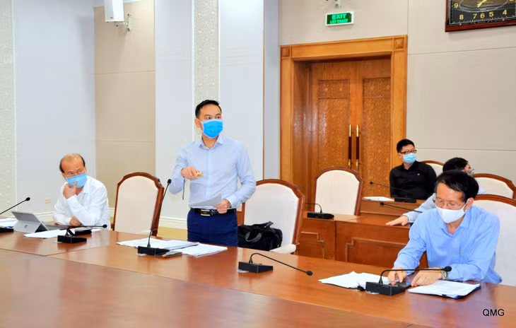 Lãnh đạo IPA trình bày báo cáo tóm tắt các dự án xin chủ trương 