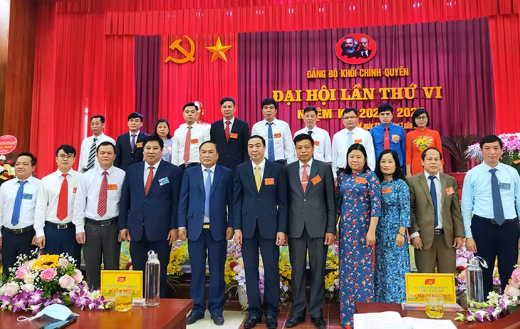 Ban Chấp hành Đảng bộ Khối Chính quyền, nhiệm kỳ 2020 – 2025 ra mắt Đại hội.