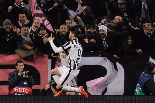 Alvaro Morata ăn mừng bàn thắng nâng tỉ số lên 2-1 cho Juventus - Ảnh: Reuters