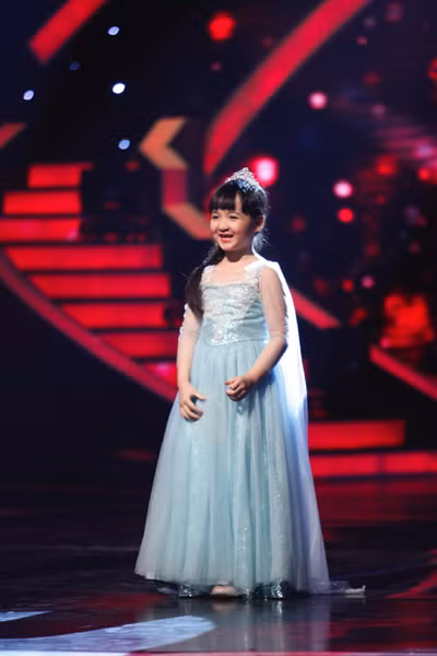 "Nữ hoàng băng giá" Ngô Phương Bích Ngọc giành tấm vé đầu tiên vào chung kết Got Talent