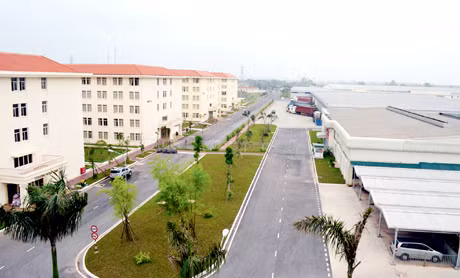 Một phần khu sản xuất và nhà ở công nhân của Công ty TNHH Khoa học kỹ thuật Texhong Ngân Long (Móng Cái).