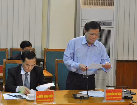 Đồng chí Nguyễn Như Hiền, Phó Chủ tịch Thường trực HĐND tỉnh phát biểu tại cuộc họp.