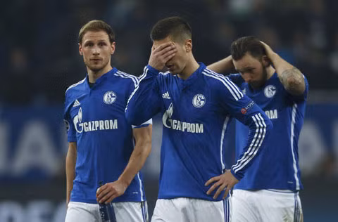 Sự thất vọng của của cầu thủ Schalke sau khi bại trận