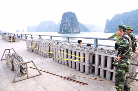 800 quả pháo hoa tầm cao cùng 60 dàn pháo hoa tầm thấp sẽ được bắn lên bầu trời vào thời khắc giao thừa.
