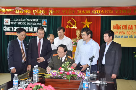 Nhân dịp này, Đại tướng Trần Đại Quang đã viết cảm tưởng vào Sổ vàng của Công ty, cùng trồng cây lưu niệm tại khu vực Nhà sinh hoạt truyền thống của Công ty.
