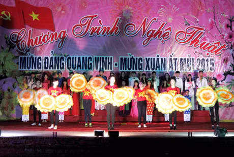 Đối với dự án công viên cây xanh, tại khu vực chợ Trung tâm Hải Hà cũ các đơn vị thi công đã tích cực đẩy nhanh tiến độ làm mặt bằng, trồng cây xanh để phục vụ hoạt động vui Tết đón Xuân cho nhân dân.