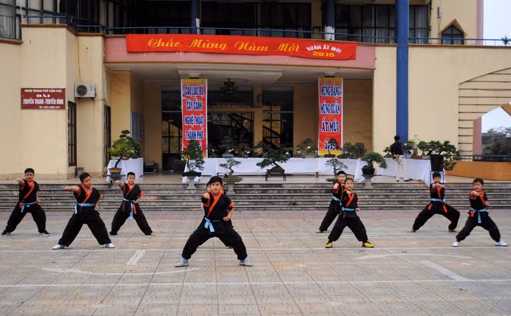 TP Cẩm Phả: Sôi nổi các hoạt động VHVN-TDTT chào xuân Ất Mùi ảnh 2