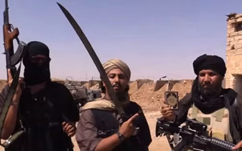 Phiến quân IS tại vùng biên giới Syria và Iraq. (Ảnh:Time of Israel)