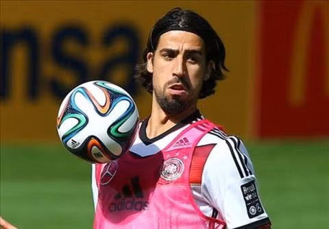  Schalke 04 muốn chiêu mộ Khedira
