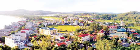 Diện mạo huyện đảo Cô Tô đang ngày càng đổi thay. Ảnh: Đỗ Phương