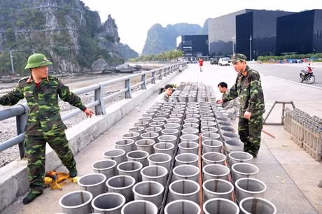 Thành Đội Hạ Long đã lắp đặt xong dàn pháo hoa chào đón giao thừa.