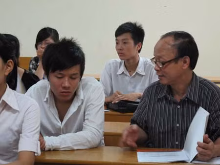 Phụ huynh và thí sinh hồi hộp chờ Quy chế thi 2015 (Ảnh minh họa)