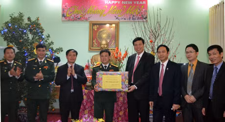 quân sự
