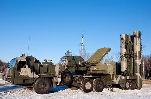Tổ hợp tên lửa S-400 Triumph.
