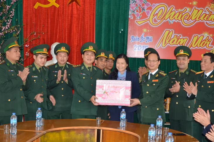 Đồng chí Đỗ Thị Hoàng, Phó Bí thư Thường trực Tỉnh ủy chúc tết tại TP Móng Cái ảnh 4 Đồng chí Đỗ Thị Hoàng, Phó Bí thư Thường trực Tỉnh ủy chúc tết tại TP Móng Cái ảnh 4