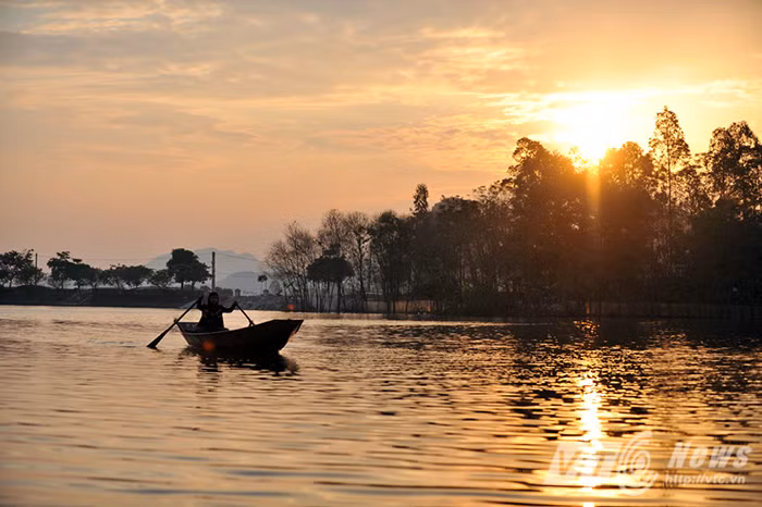 Vẻ yên bình của hoàng hôn trên suối Yến. (Ảnh: Việt Linh)