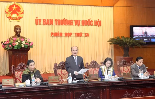 Phiên họp thứ 34 của Ủy ban Thường vụ Quốc hội. (Ảnh: Nhan Sáng/TTXVN)