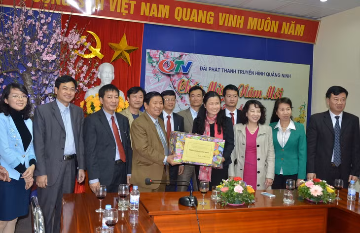 Phó Bí thư Thường trực Tỉnh ủy Đỗ Thị Hoàng chúc Tết một số đơn vị làm nhiệm vụ trực Tết ảnh 7