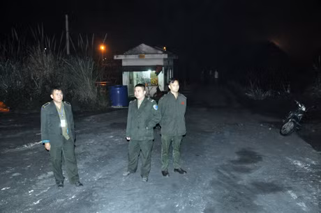 Lực lượng bảo vệ Công ty Than Hòn Gai tuần tra đêm,