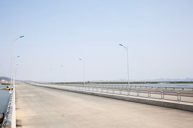 Đến nay phần thi công đường cơ bản hoàn thành các hạng mục xây lắp chính.
