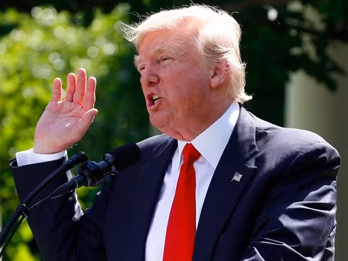 Tổng thống Mỹ Donald Trump đã ký ban hành thành luật dự luật chi tiêu trị giá 1.300 tỷ USD để chính phủ tránh nguy cơ đóng cửa.