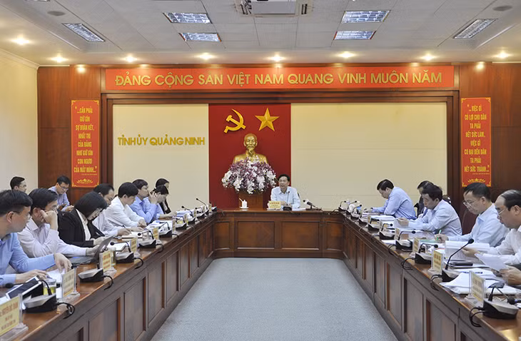 Đồng chí Nguyễn Văn Đọc, Bí thư Tỉnh ủy, Chủ tịch HĐND tỉnh chủ trì hội nghị.