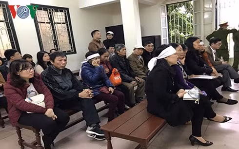 Người nhà bị hại tham dự phiên tòa sơ thẩm ngày 8/1/2018.