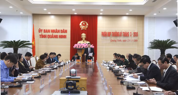 Quang cảnh phiên họp.