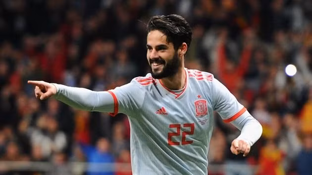  Isco vừa lập hat-trick trong chiến thắng hủy diệt của TBN trước Argentina.