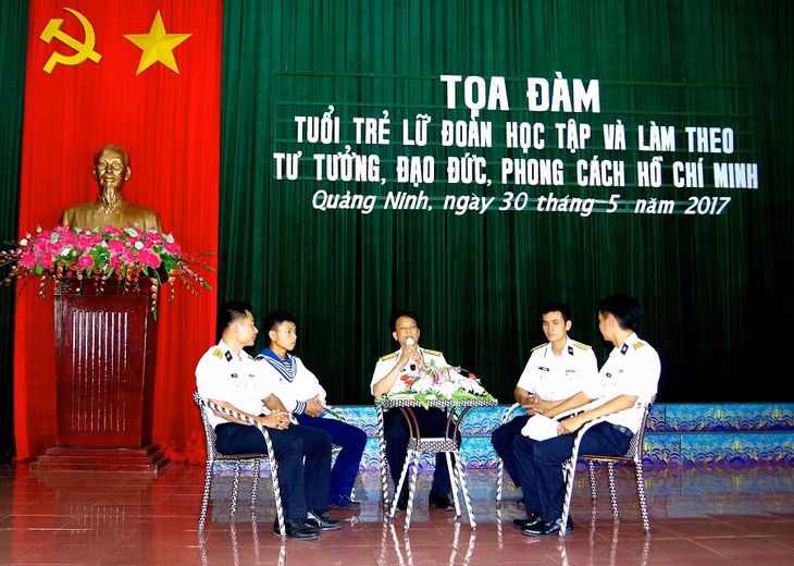 tọa đàm với chủ đề “Tuổi trẻ Lữ đoàn học tập và làm theo tư tưởng, đạo đức, phong cách Hồ Chí Minh”. 