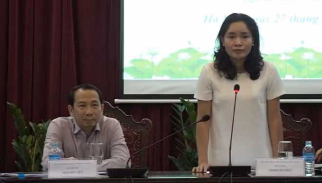 Thứ trưởng Bộ VHTTDL Trịnh Thị Thủy và Phó Chủ tịch UBND tỉnh Hà Giang Trần Đức Quý đồng chủ trì cuộc họp