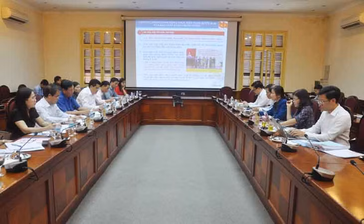 Quang cảnh buổi làm việc
